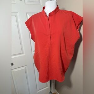 FIGS TECHNICAL COLLECTION Cap Sleeve V-neck Scrub Top in Coral Size L